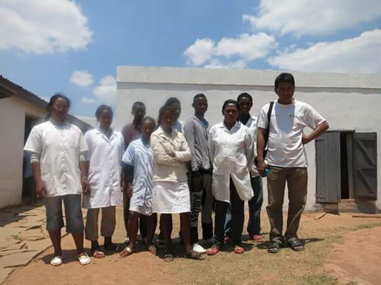 les enseignants , les parents et les élèves adressent leurs sincères remerciements ,particulièrement à Capucine ,à sa famille, à tous les membres de l'Association ALAMINE FRANCE-aux Neuilliens,à tous les partenaires , à tous ceux qui nous ont apporté soutiens